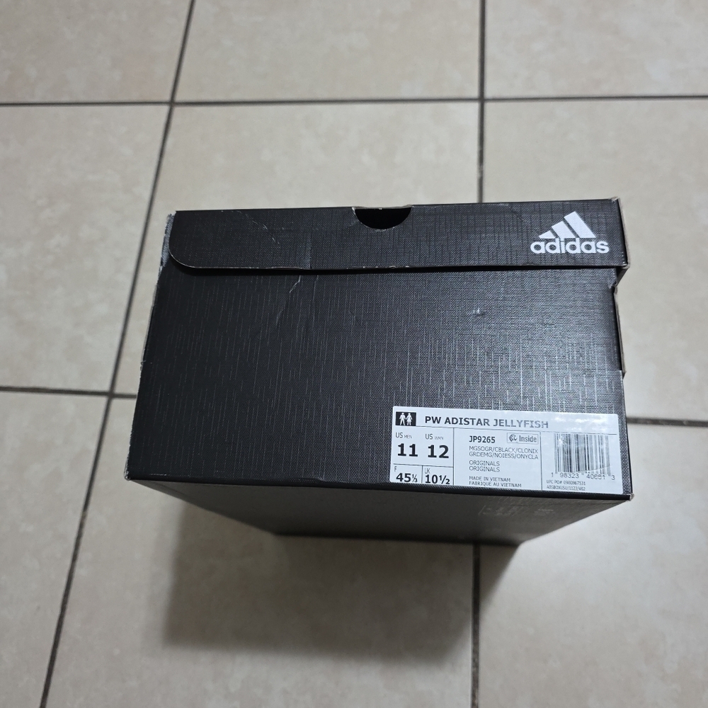 Empty Shoe Box - Picture 2 of 9